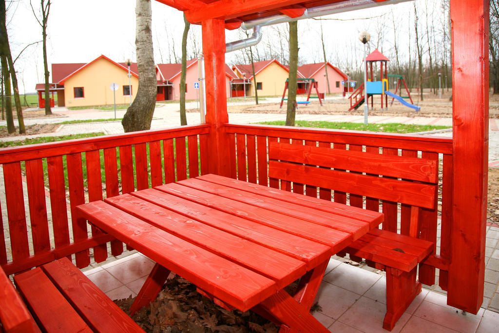 Sarkany Apartman, Sarkany Wellness Es Gyogyfuerdo Nyírbátor Pokoj fotografie